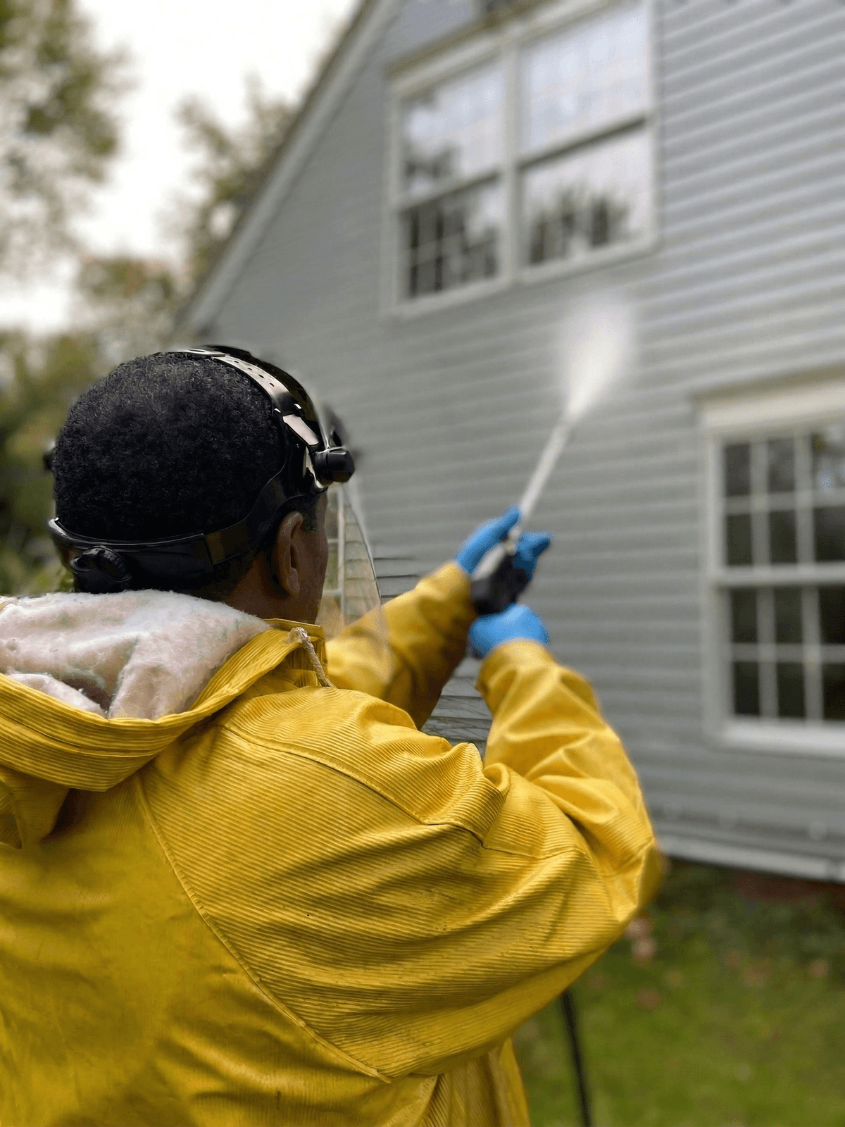 Pressure washing technician